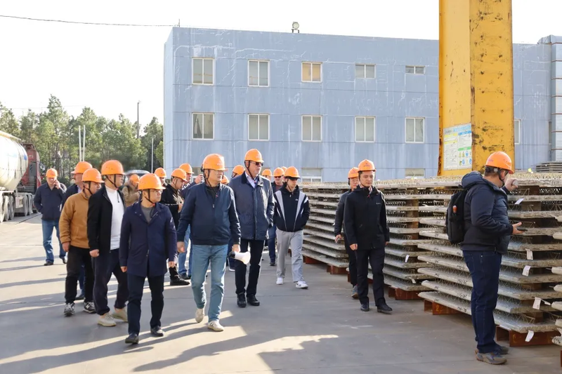 ロシアの部品業界チームが宏豊社のPC工場を訪問